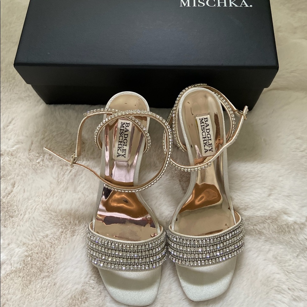 Badgley mischka becca heeled sandal ivory crepe